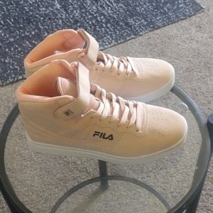 Fila tennis shoes
